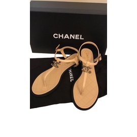 Chanel-Sandalen-Beige