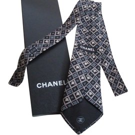 Chanel-Krawatten-Mehrfarben 