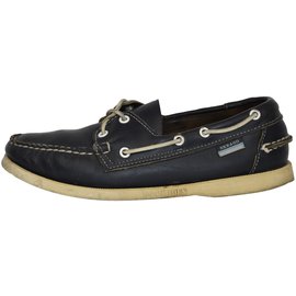 sebago navy blue