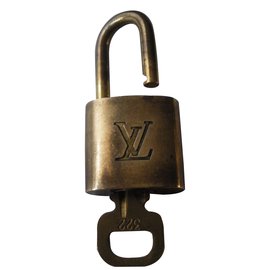 Louis Vuitton-Cadeado vintage-Dourado