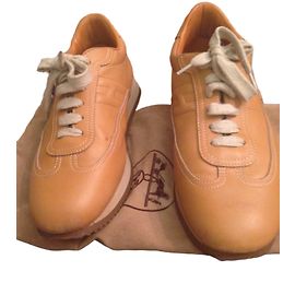 Hermès-Turnschuhe Braun