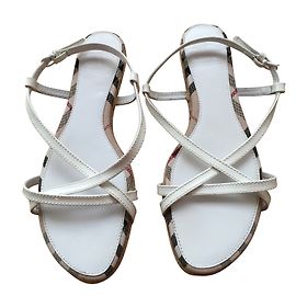 Sandali Burberry in vernice bianca 38 Bianco