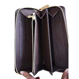 Louis Vuitton-billetera zippy-Marrón oscuro
