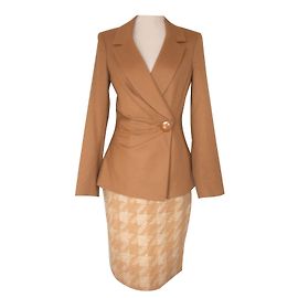 Autre Marque Camel Wool Tweed Bouclette Skirt Suit Size 38 Beige Caramel