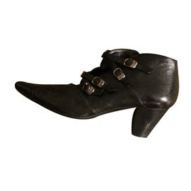 Autre Marque HEYRAUD Black Leather Ankle Boots Black