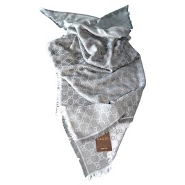 Gucci-Gucci ggweb neu  140 x 140 Farbe grau nie neu getragen-Grau
