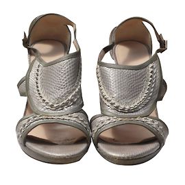 Salvatore Ferragamo Sandalen mit Absatz Exotisches Leder Dunkelgrau Anthrazitgrau