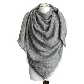 Gucci-Scarf-Grey