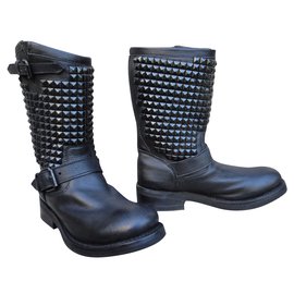 Ash Bottes Noir