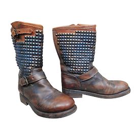 Botines Ash Trash de cuero tachonado caramelo Caramelo