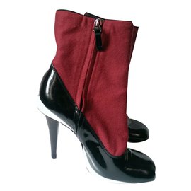 Fendi-Ankle Boots-Black,Red