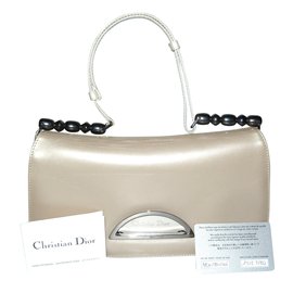 Christian Dior-Bosheit-Beige