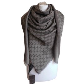Gucci-gucci scarf color brown new never worn  new  genuine-Brown