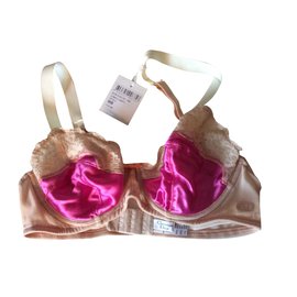 Christian Dior-Soutien gorge : Corbeille simple soie Rose-Pink
