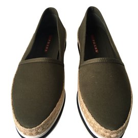 Prada espadrillas Verde Cachi