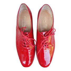 derbies rouge vernis