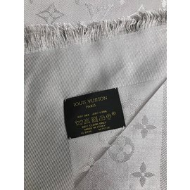 Louis Vuitton-Beige Vuitton shawl-Beige