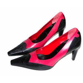 Escada Heels Black Dark red