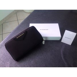 Givenchy-Porte feuille Givenchy-Noir