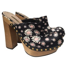 Miu Miu Clogs Black