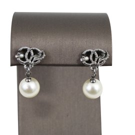Chanel-Earrings-Silvery