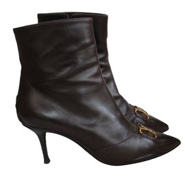 Louis Vuitton-Stiefel-Braun