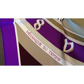Hermès-Carré-Púrpura