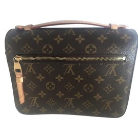 Louis Vuitton-Metis-Castaño