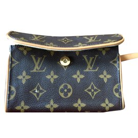 Louis Vuitton-Bolsa de embrague / cinturón-Caramelo