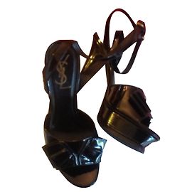 Yves Saint Laurent Black Patent Leather Pumps Black