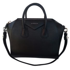 Givenchy-Antigona-Schwarz