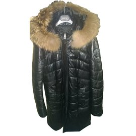 Ventcouvert Coats, Outerwear Black