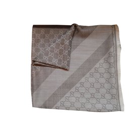 Gucci sciarpe Beige