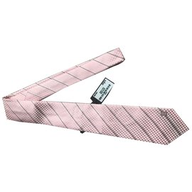 Louis Vuitton-Laços-Rosa