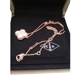 Van Cleef & Arpels Alhambra de época Rosa