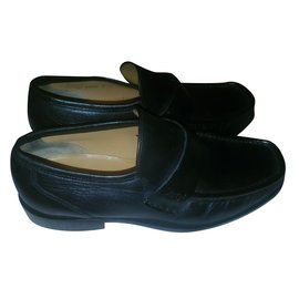 Yves Saint Laurent-Men Shoes-Black
