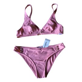 Biquíni rosa com botões C da Chanel Rosa