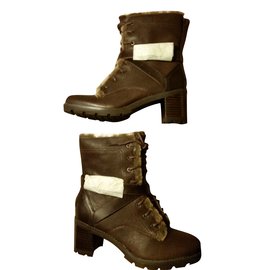 Ugg-Ankle Boots-Chocolate
