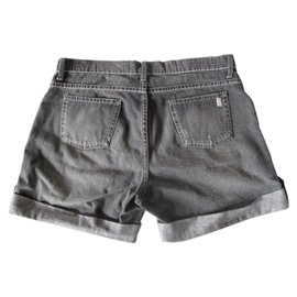 Burberry-Pantalones cortos-Gris