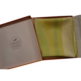 Hermès-"JOSEPHINE DANSE" Silk scarf-Yellow
