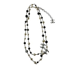 Chanel Collares largos Plata