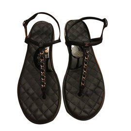 Chanel-Sandalias-Negro