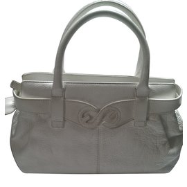 Escada Bolsas Branco