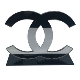 Chanel Varie decorazioni Nero