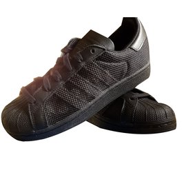 Adidas-Sneakers-Black