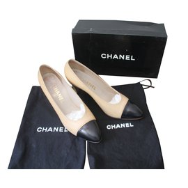 Chanel-sapatos de salto alto-Bege