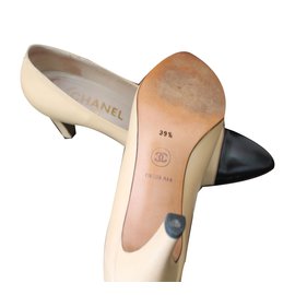 Chanel-Pumps-Beige