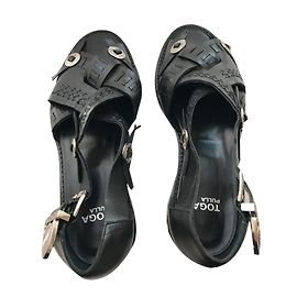 Toga Pulla Leder Sandalen Crossover Schwarz Schwarz