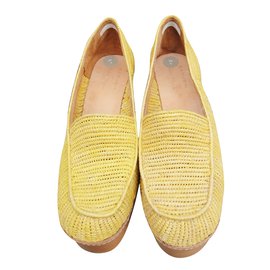 Carven-Flats-Yellow