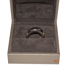Chaumet-Rings-Silvery